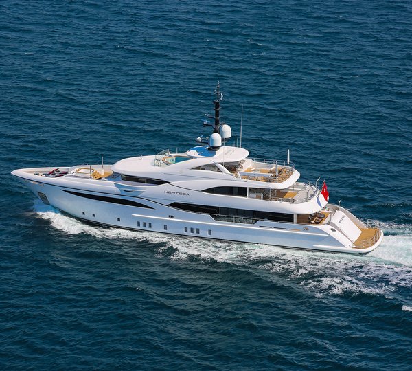 dusur yacht charter